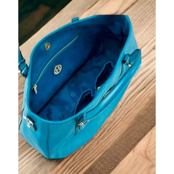 Tory Burch Amanda Classic Handle Hobo Bag - Picture 5 of 14